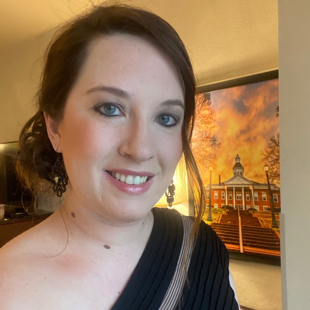 Meet your Posher, Danielle